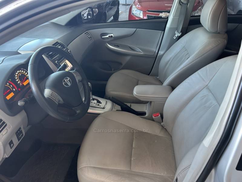 TOYOTA - COROLLA - 2014/2014 - Prata - R$ 74.900,00