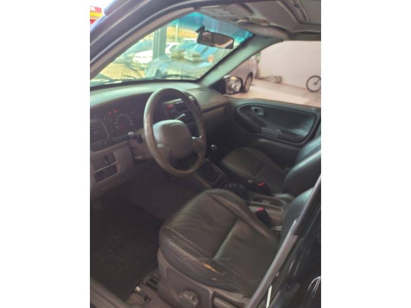 CHEVROLET - TRACKER - 2008/2008 - Preta - R$ 46.900,00
