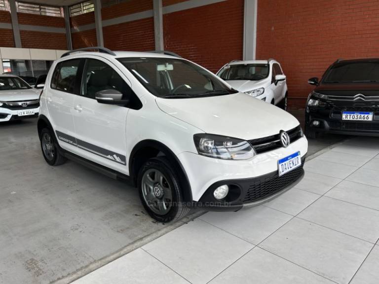VOLKSWAGEN - CROSSFOX - 2011/2012 - Branca - R$ 44.900,00