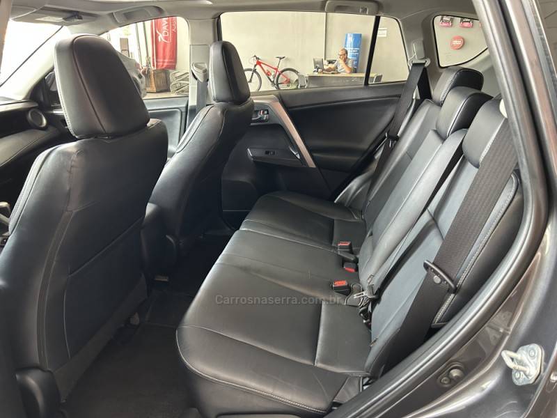 TOYOTA - RAV4 - 2018/2019 - Cinza - R$ 128.900,00