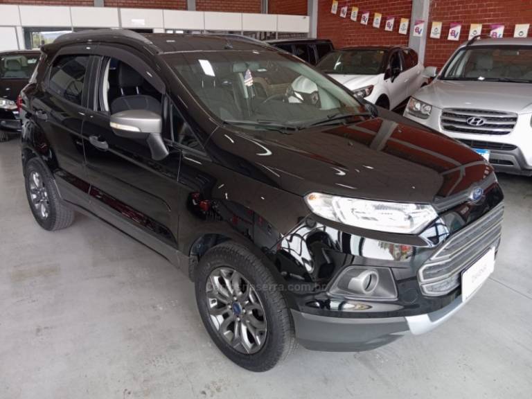 FORD - ECOSPORT - 2016/2017 - Preta - R$ 65.900,00