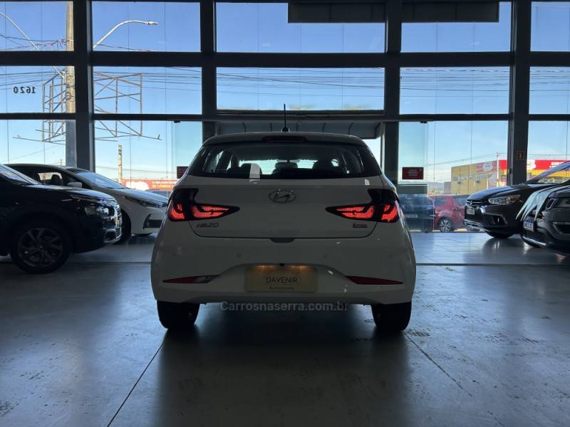 HYUNDAI - HB20 - 2021/2022 - Branca - R$ 70.900,00