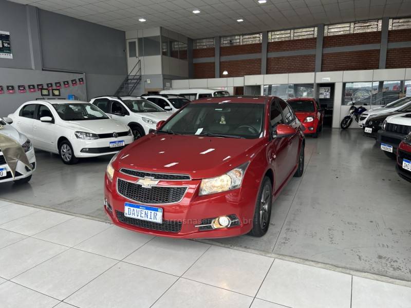 CHEVROLET - CRUZE - 2013/2014 - Vermelha - R$ 70.900,00