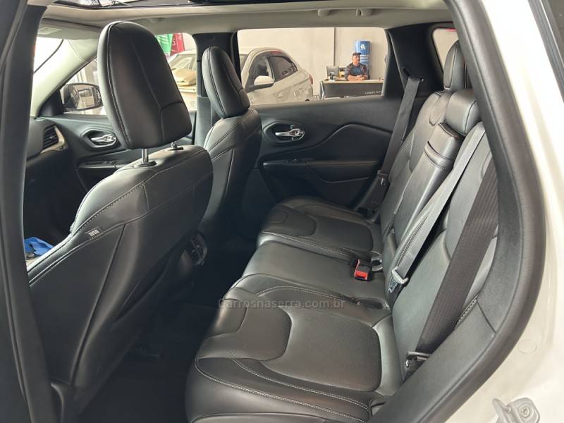 JEEP - CHEROKEE - 2015/2015 - Branca - R$ 99.900,00