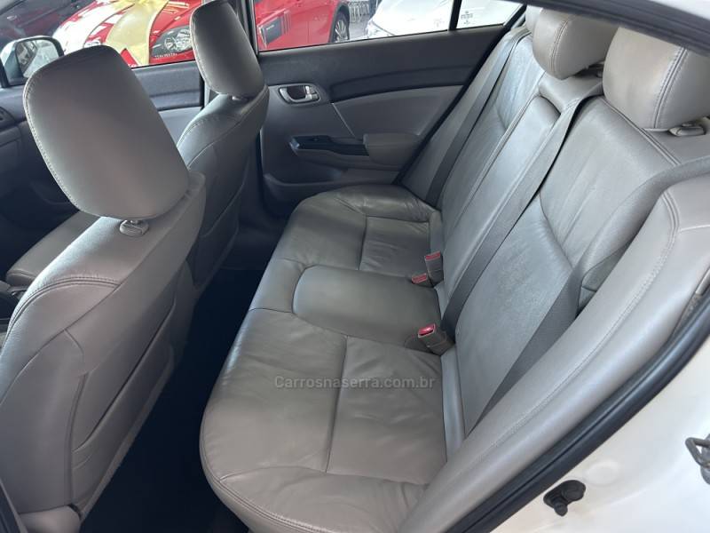 HONDA - CIVIC - 2012/2013 - Branca - R$ 67.900,00