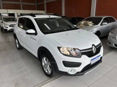 RENAULT - SANDERO - 2019/2020 - Branca - R$ 63.900,00
