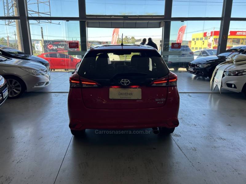 TOYOTA - YARIS - 2019/2020 - Vermelha - R$ 86.900,00