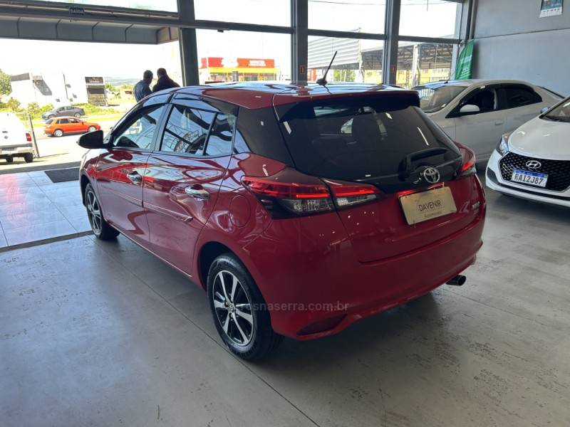 TOYOTA - YARIS - 2019/2020 - Vermelha - R$ 86.900,00