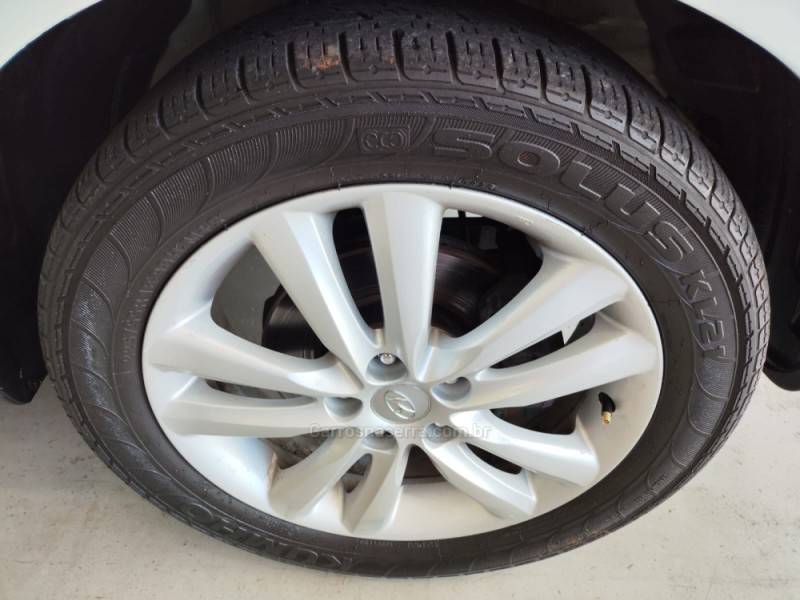 HYUNDAI - IX35 - 2014/2015 - Branca - R$ 77.900,00