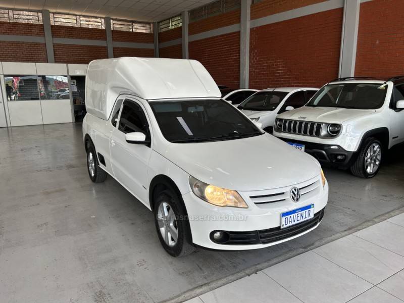 VOLKSWAGEN - SAVEIRO - 2012/2013 - Branca - R$ 46.900,00