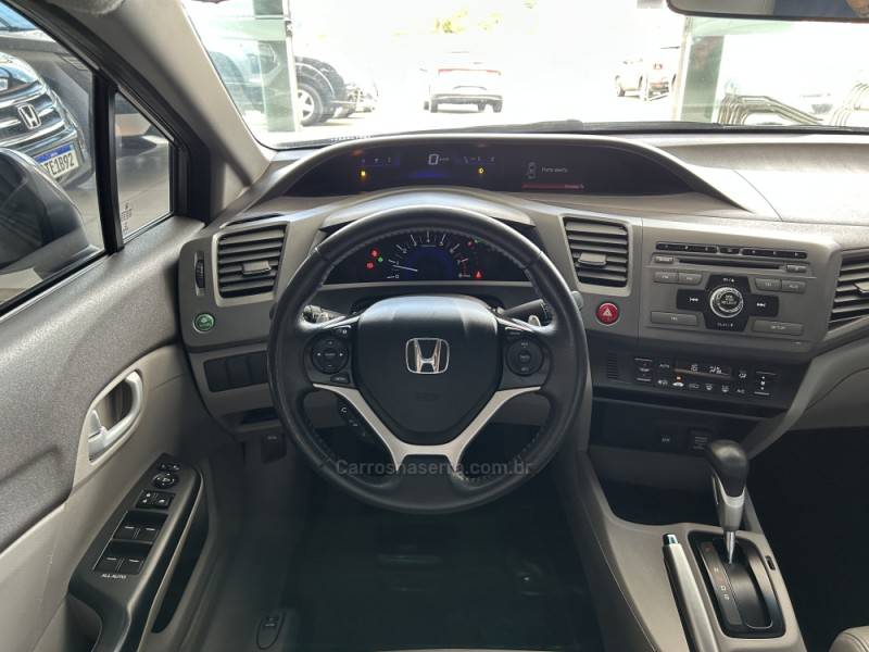 HONDA - CIVIC - 2013/2014 - Prata - R$ 74.900,00