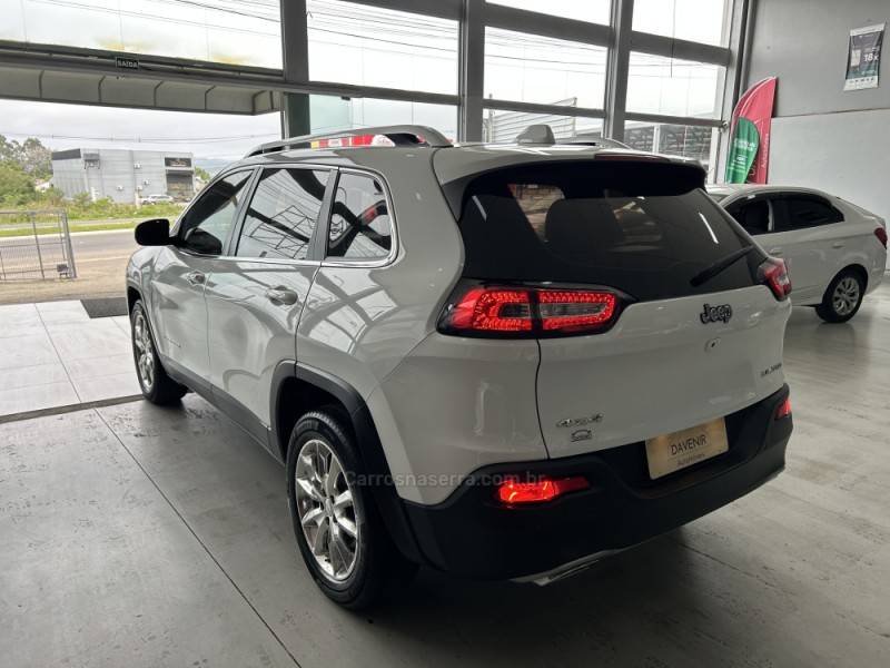 JEEP - CHEROKEE - 2015/2015 - Branca - R$ 99.900,00