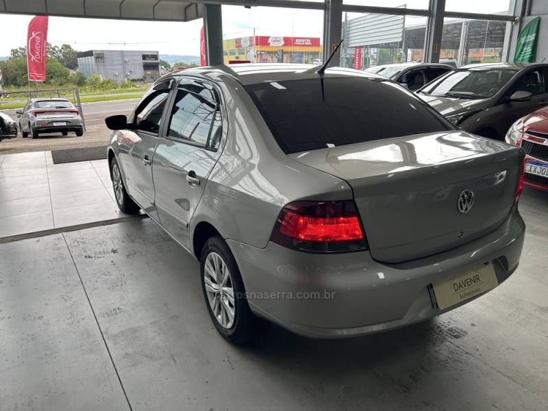 VOLKSWAGEN - VOYAGE - 2011/2012 - Cinza - R$ 33.900,00