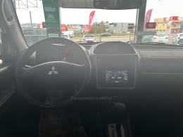 MITSUBISHI - PAJERO TR4 - 2014/2014 - Prata - R$ 68.900,00